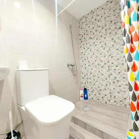 Gloria Host House *