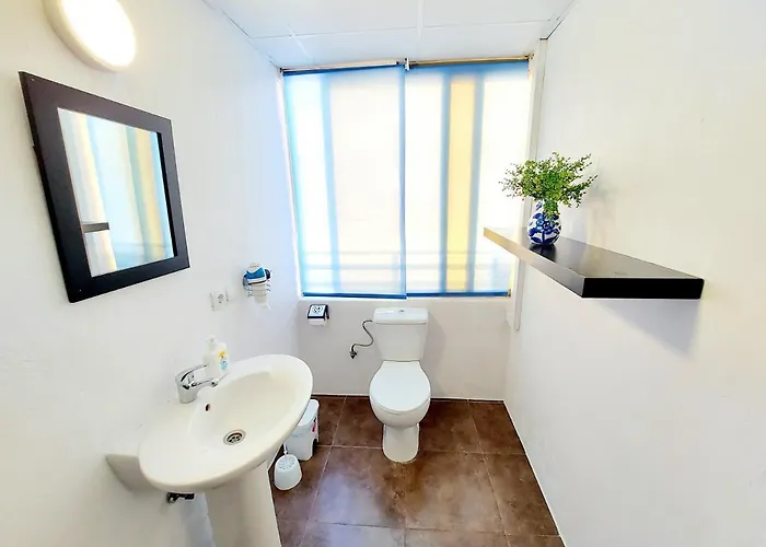 Gloria Host House منزل للإقامة لقنت