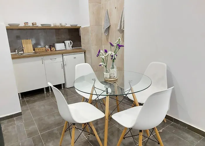 Gloria Host House منزل للإقامة *