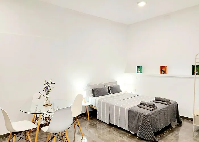 Gloria Host House لقنت