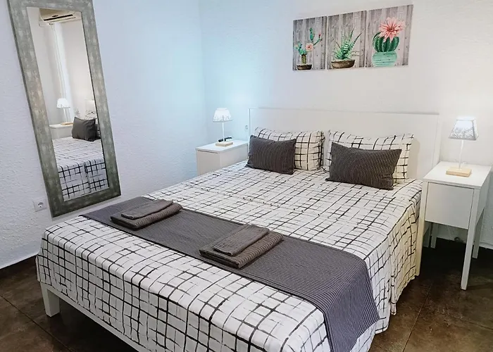 Gloria Host House * لقنت