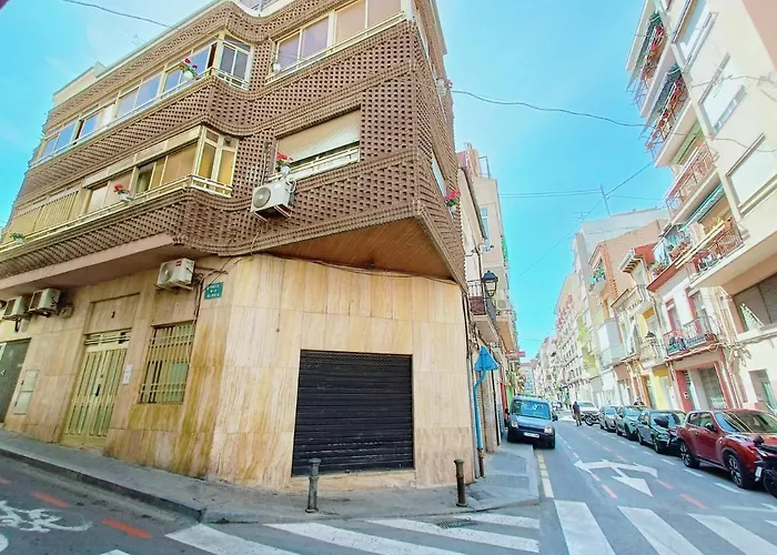 Gloria Host House * لقنت