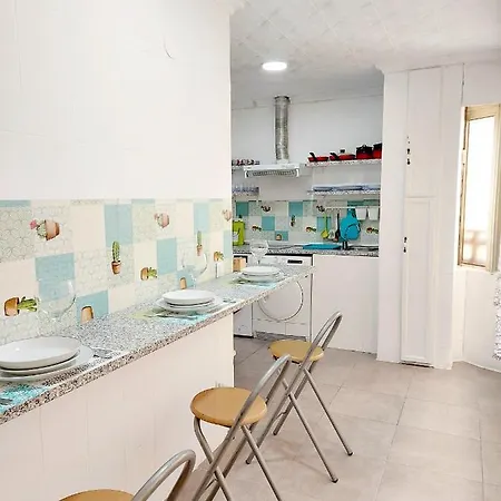 Homestay Gloria Host House Alicante