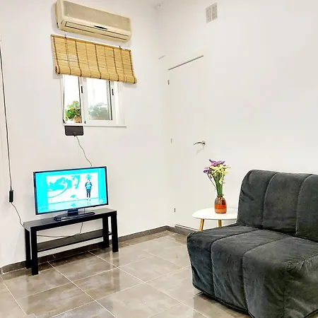 Gloria Host House Homestay *